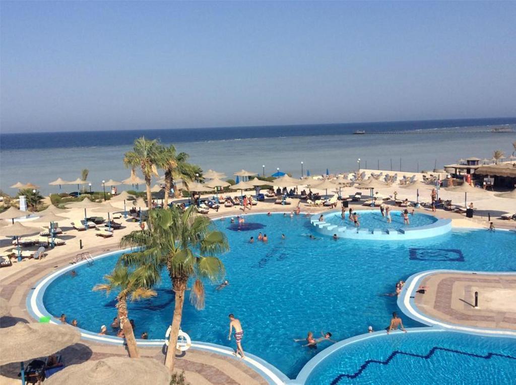 Blue Reef Red Sea Resort Marsa Alam Exterior foto